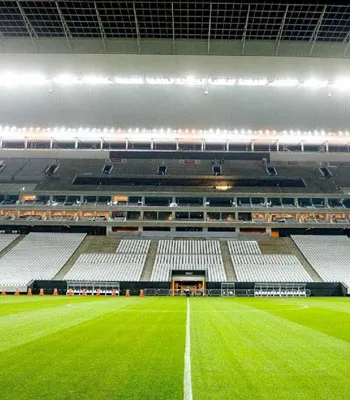 Grama artificial: como a irrigação pode solucionar o problema do calor nos campos sintéticos?